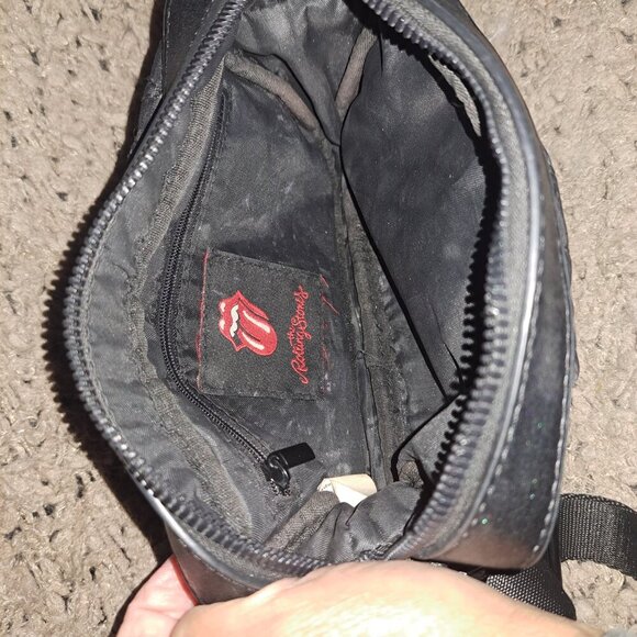 ROLLING STONES-ICONIC Collection-Quilted Chevron Crossbody Bag-Black-EX - Picture 7 of 7